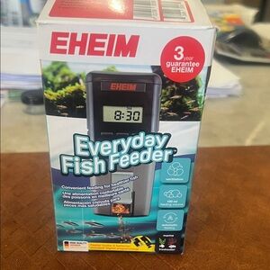 Everyday Fish Feeder - Black